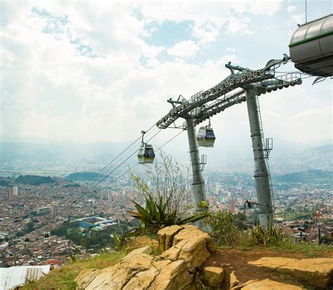 Opening of the Medellin Metrocable 6th line : the "P" line