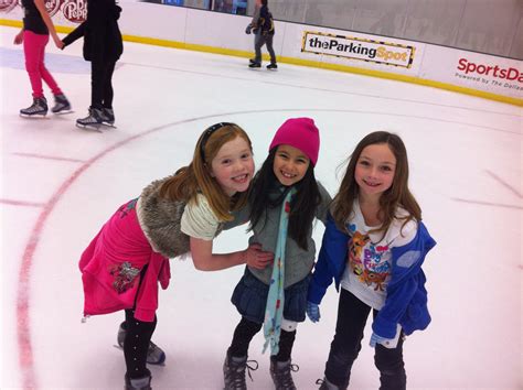 02-birthday-party_Girls Skating | Daytona Ice Arena