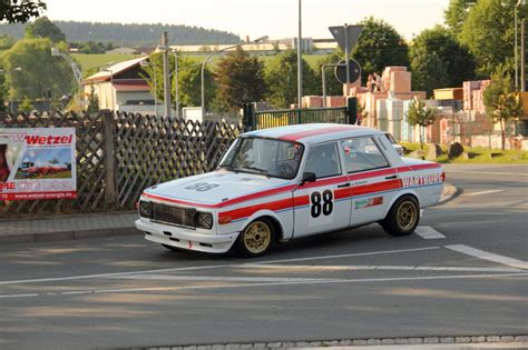 "Race" Wartburg 353 beim Rahmenprogramm der Rally Pößneck 2011. Fahrer ...