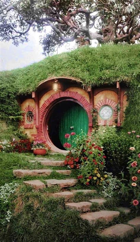 Hobbiton, The Shire, Middle Earth | Hobbit house, Fantasy landscape ...