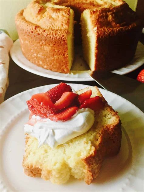 Old-Fashioned Sour Cream Pound Cake | gritsandpinecones.com | Recipe | Sour cream pound cake ...