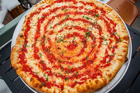 Best Pizza in Breckenridge, CO: 11 Top Pizzerias! (2024)