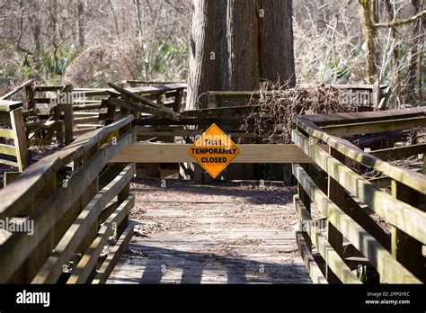 Trail Closed Sign Stock Photo - Alamy