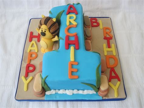 Raa Raa The Noisy Little Lion - CakeCentral.com