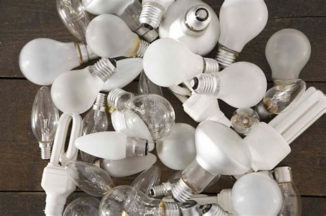 How Do You Properly Dispose Of Fluorescent Light Bulbs | Shelly Lighting