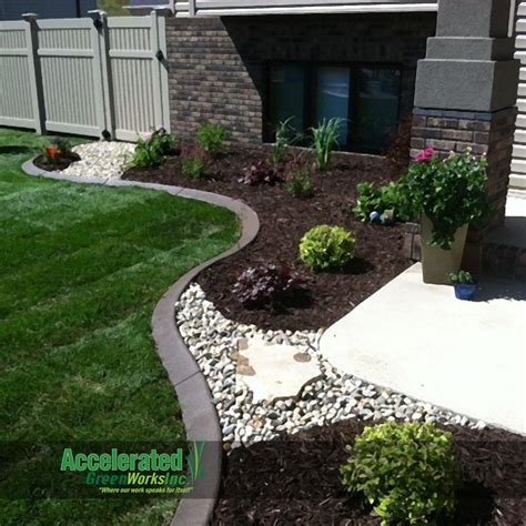 Landscaping Ideas With Mulch And Rocks 14 | Cheap landscaping ideas, Mulch landscaping, Front ...