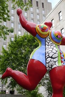 Niki de Saint Phalle, Nana danseuse (Rouge d'Orient-Bloum)… | Flickr