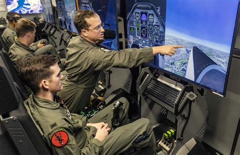 Speedier Air Force pilot training leans on tech — but the human brain ...