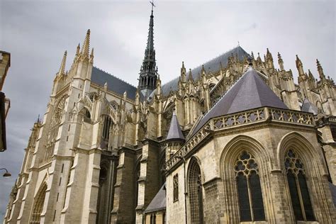 Gothic Architecture: 9 Iconic Cathedrals from the Depths of History - Arch2O.com