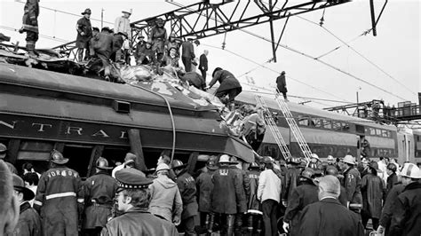 Illinois Central train crash 1972: Hyde Park, Chicago event honors ...