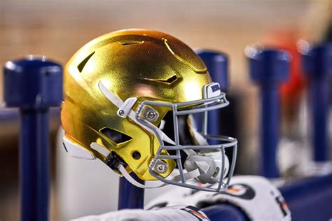 Football World Reacts To Major Notre Dame Transfer News - The Spun