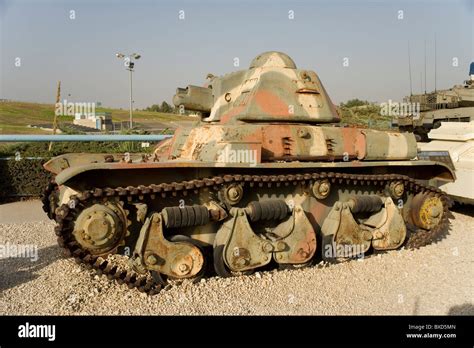 Renault R35 light tank en el Museo del Cuerpo de blindados Israelíes en ...