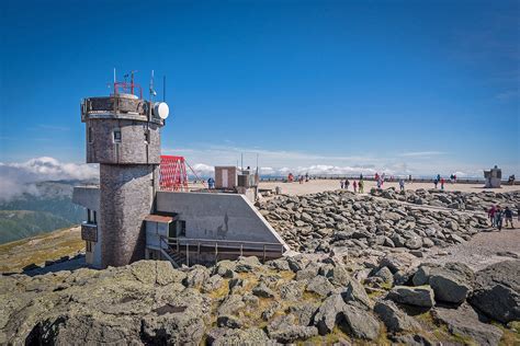 Wild weather and the Mt. Washington Observatory - New Hampshire Magazine