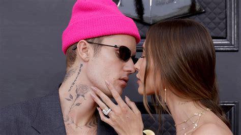 Justin Bieber and Hailey Bieber Kiss, Pack On Sexy PDA On Grammy 2022 ...