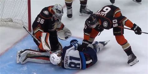 Jets' Kyle Connor Suffers Injury After Knee-on-Knee Hit