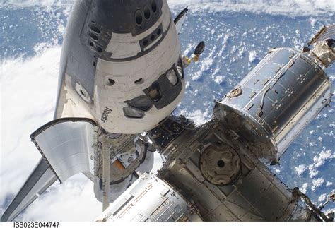 Space in Images - 2013 - 11 - Atlantis docked to ISS