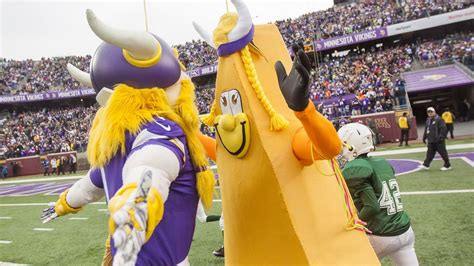 Photos: Halftime Mascot Game