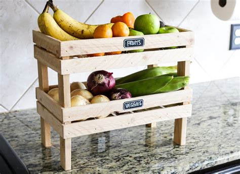 How To Build A DIY Rustic Farmhouse Stackable Fruit and Veggie Crate