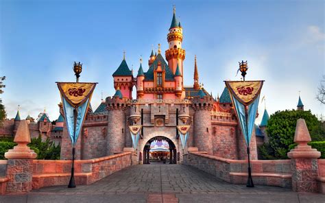 Disneyland Tour in The City of Anaheim, California, USA - Traveldigg.com