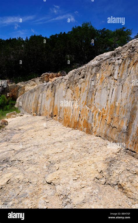 Fault scarp hi-res stock photography and images - Alamy