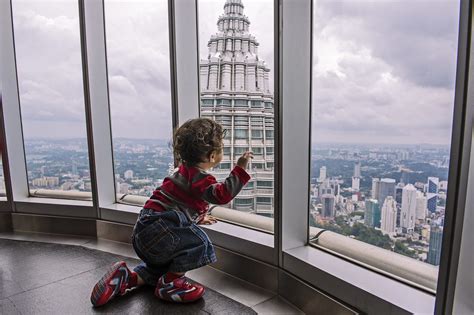 Family Photography | Petronas Twin Towers | Skybridge and Observation Deck