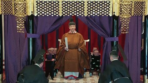 Japan’s Emperor Naruhito ascends Chrysanthemum Throne - YouTube