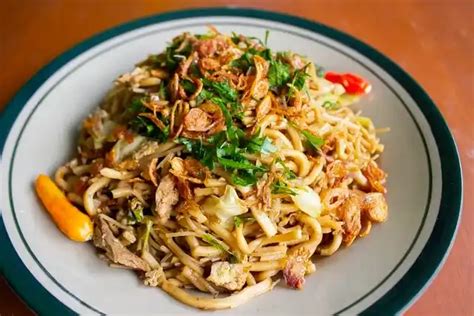 Resep Mie Tek Tek Keliling Ala Abang Abang, Mirip Banget!