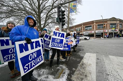 Newton teachers begin picketing Jan. 19 after failed negotiations