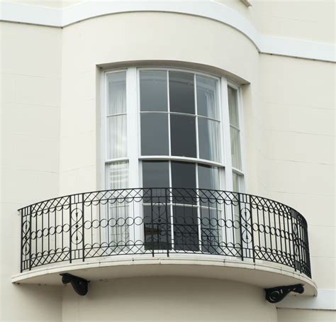 Bow Window Replacement & Installation Service in Geneva | Get A Free Quote