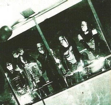 Can anyone tell me the Murderdolls band members in this picture from ...