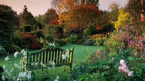 Eastgrove cottage garden in autumn. | Cottage garden, Dream garden ...