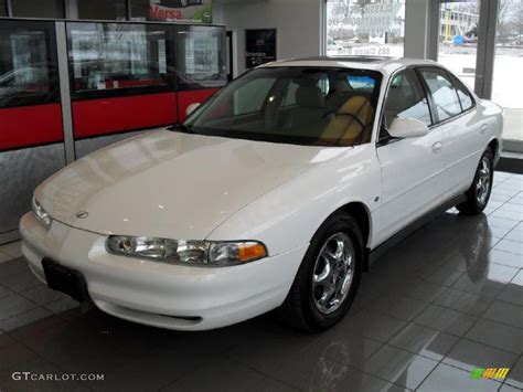 1999 Arctic White Oldsmobile Intrigue GL #26307810 | GTCarLot.com - Car Color Galleries