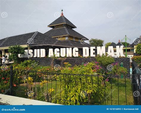 Masjid Agung Demak editorial stock photo. Image of islam - 161816893