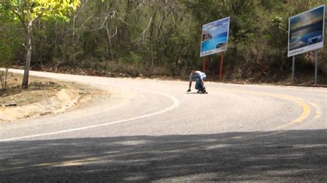 Longboard slides Puerto Rico - YouTube