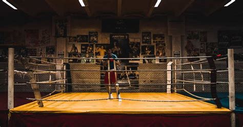 How To Become A Professional Boxer? [Step By Step Guide]