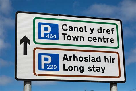 Bilingual road signs in Aotearoa New Zealand would tell us where we are ...