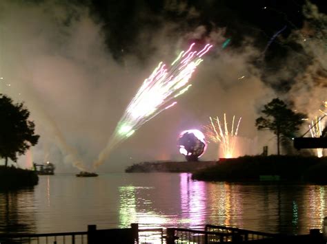 Fireworks at Epcot | Disney florida, Florida holiday, Epcot