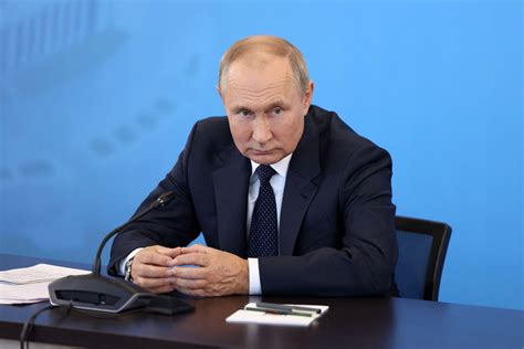 What the West should do about Putin's increasingly dangerous desperation.