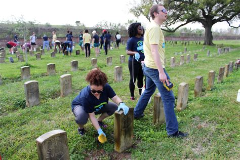 Army of volunteers helps restore historic Civil War cemetery | AP News