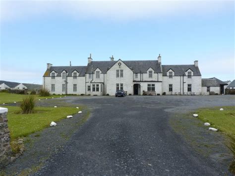 The Machrie Hotel, Islay © Becky Williamson cc-by-sa/2.0 :: Geograph Britain and Ireland