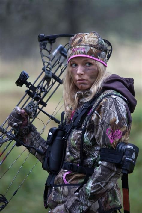 5 Reasons Why Bowhunters Miss | Hunting women, Bow hunting women, Hunting girls