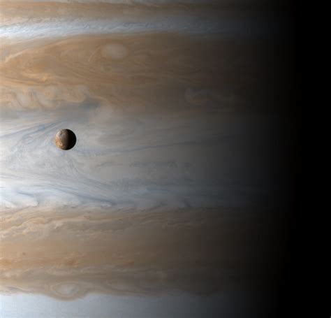 Juno has photographed Jupiter's poles for the first time - Business Insider