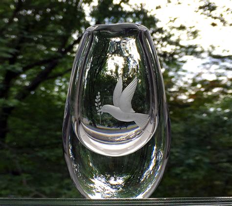 Kosta Sweden Engraved Crystal Dove Vase, Elis Bergh Design