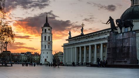 Images Vilnius Lithuania Monuments Town square Cathedral 1920x1080