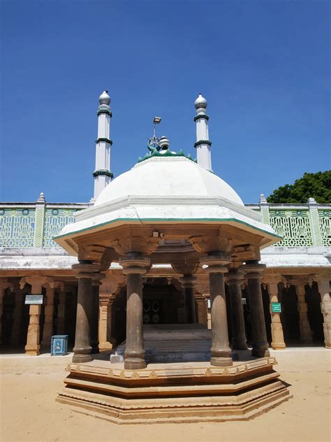 Dome Structured Dargah - PixaHive