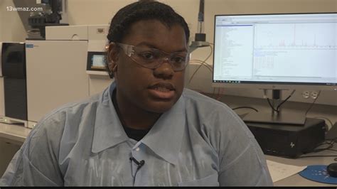 Georgia College's Science Education Center returns after COVID-19 | 13wmaz.com