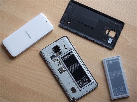 The Samsung Galaxy Note 4 official extra battery kit | Android Central