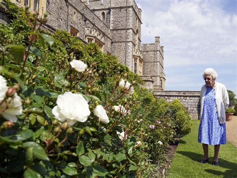 Queen Elizabeth II permanently moves to Windsor Castle