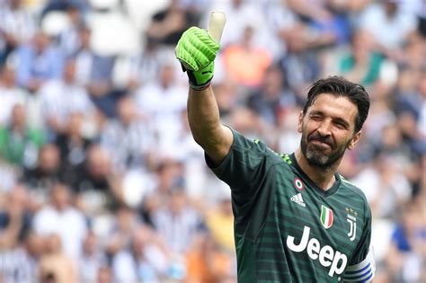 The Pros and Cons of PSG Signing Gianluigi Buffon - PSG Talk