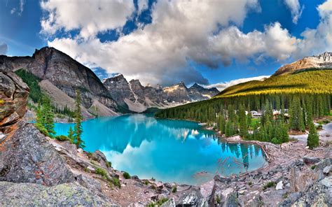 Travel Trip Journey : Moraine Lake Canada